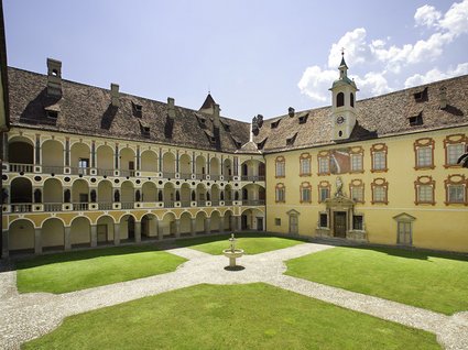 Holidays in Brixen? Only with the BrixenCard! Holidays in Brixen? Only with the BrixenCard!